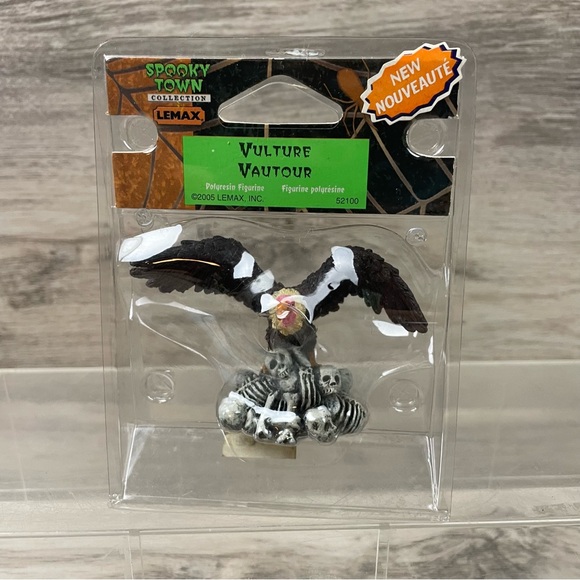 Lemax Spooky Town Halloween VULTURE on Skulls Bones Skeletons 52100 Village NEW - Picture 1 of 4